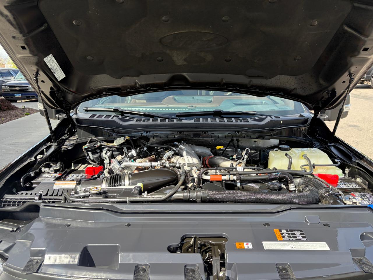 Ford Super Duty F-450 DRW King Ranch 4WD Crew Cab 8' Box 2025