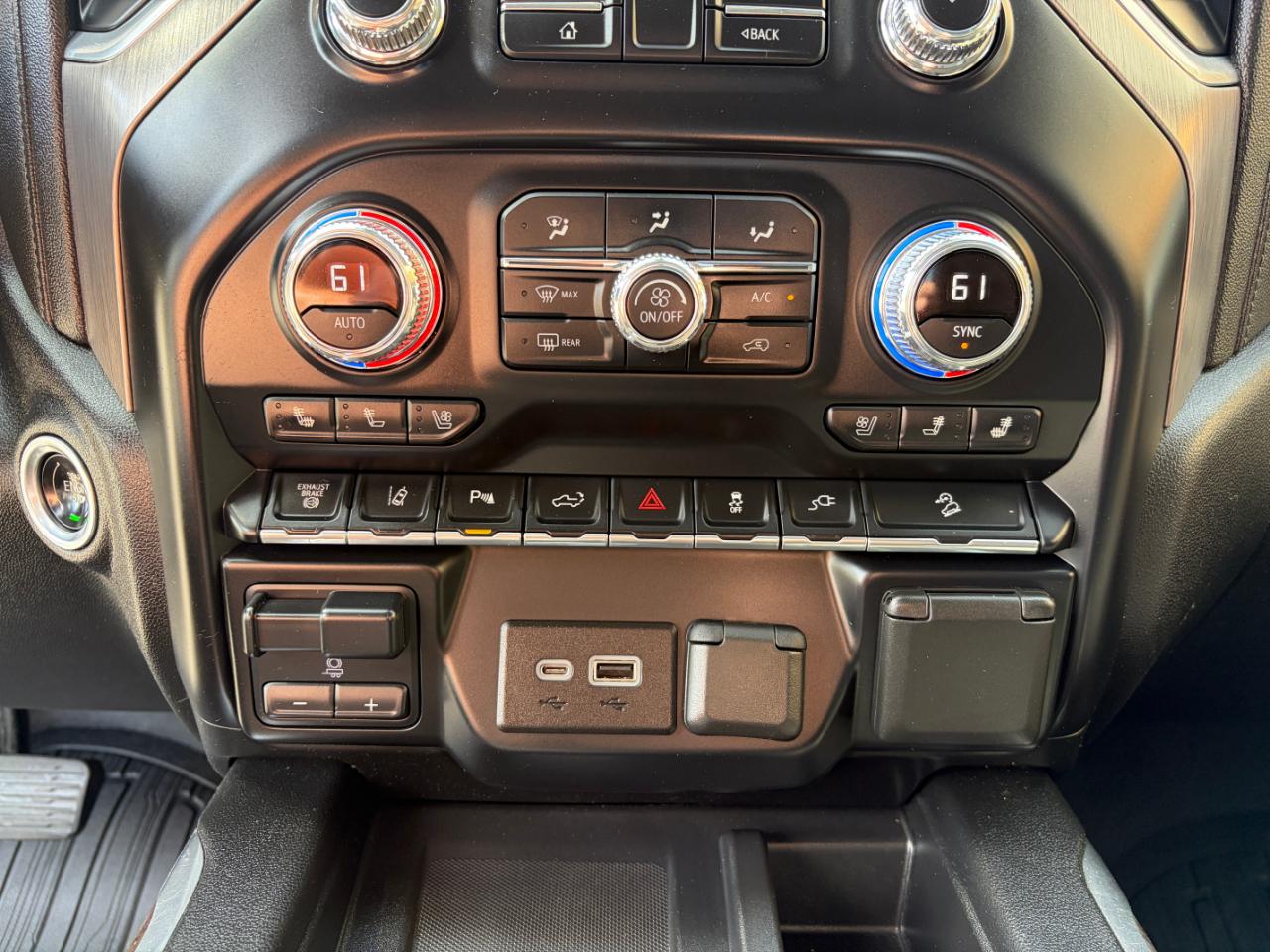 GMC Sierra 3500HD 4WD Crew Cab 159" Denali 2020