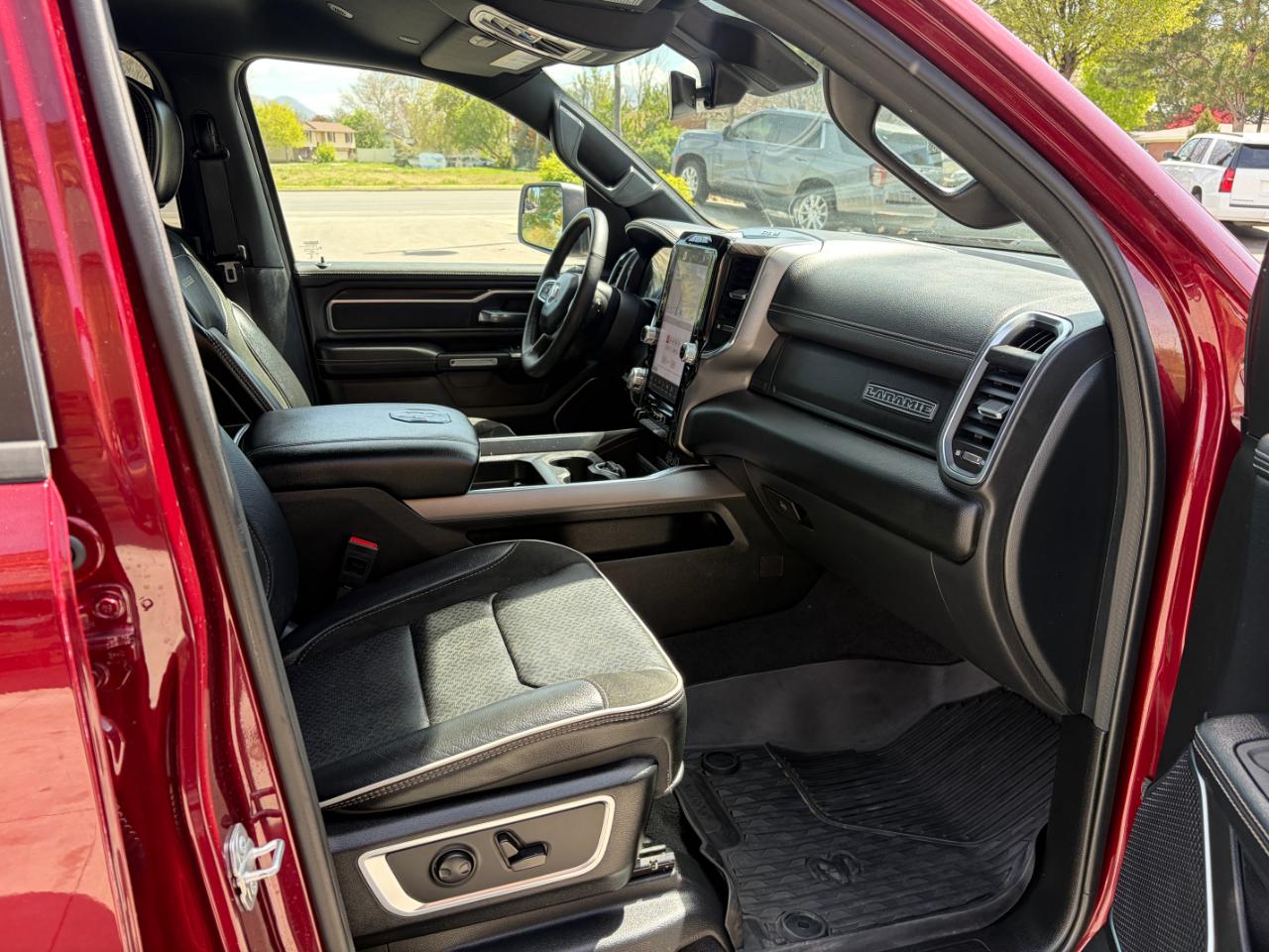 RAM 1500 Laramie 4x4 Crew Cab 6'4" Box 2025