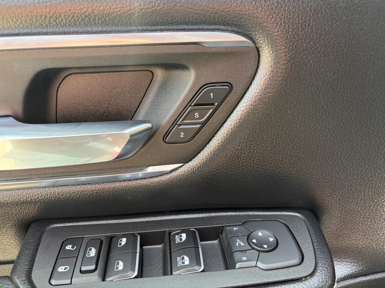 RAM 1500 Laramie 4x4 Crew Cab 6'4" Box 2025