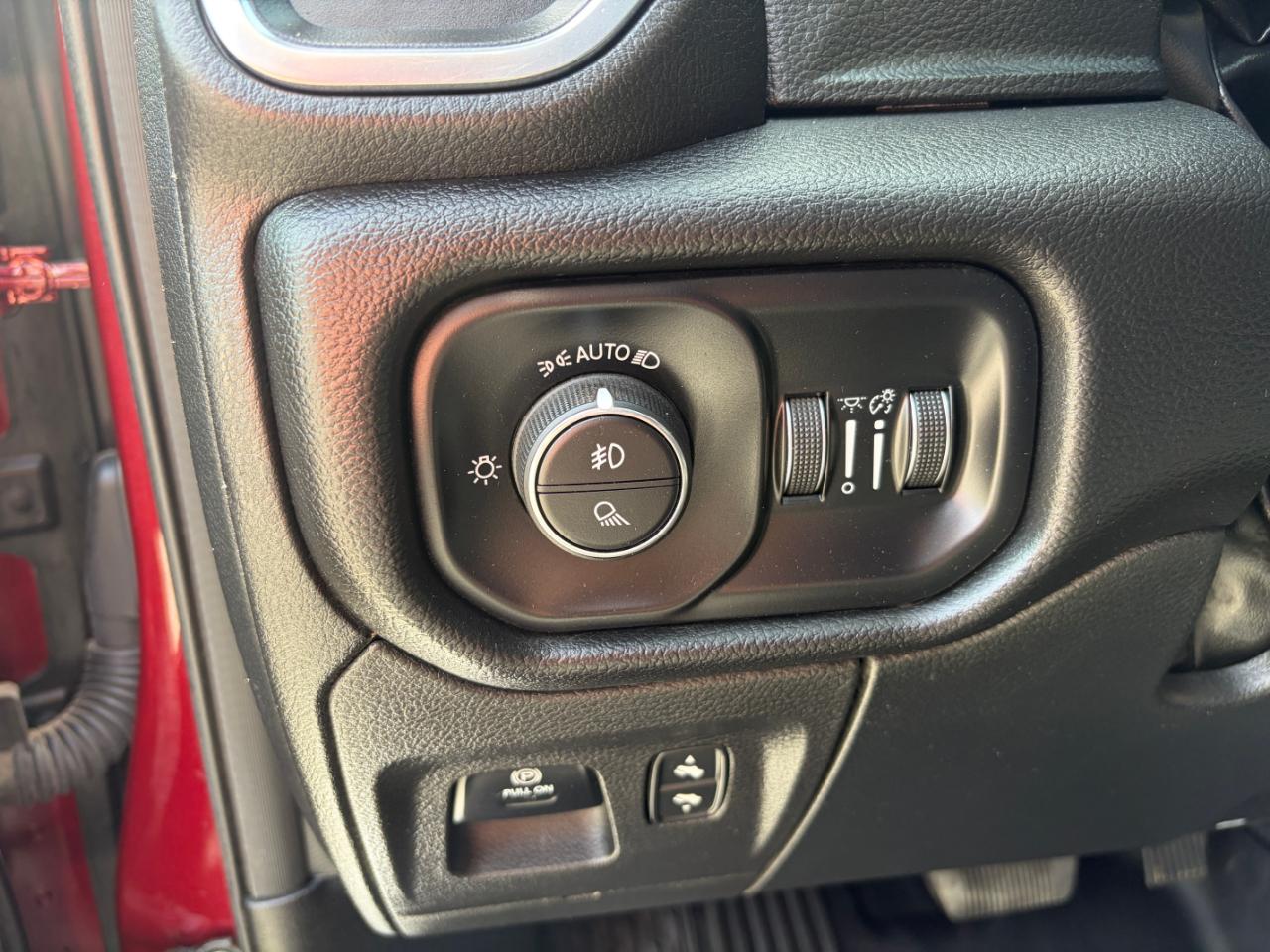 RAM 1500 Laramie 4x4 Crew Cab 6'4" Box 2025