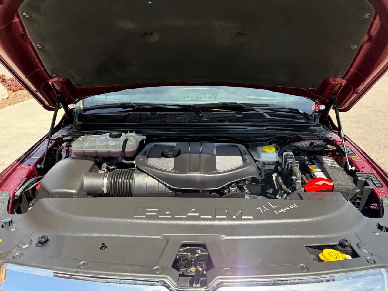 RAM 1500 Laramie 4x4 Crew Cab 6'4" Box 2025