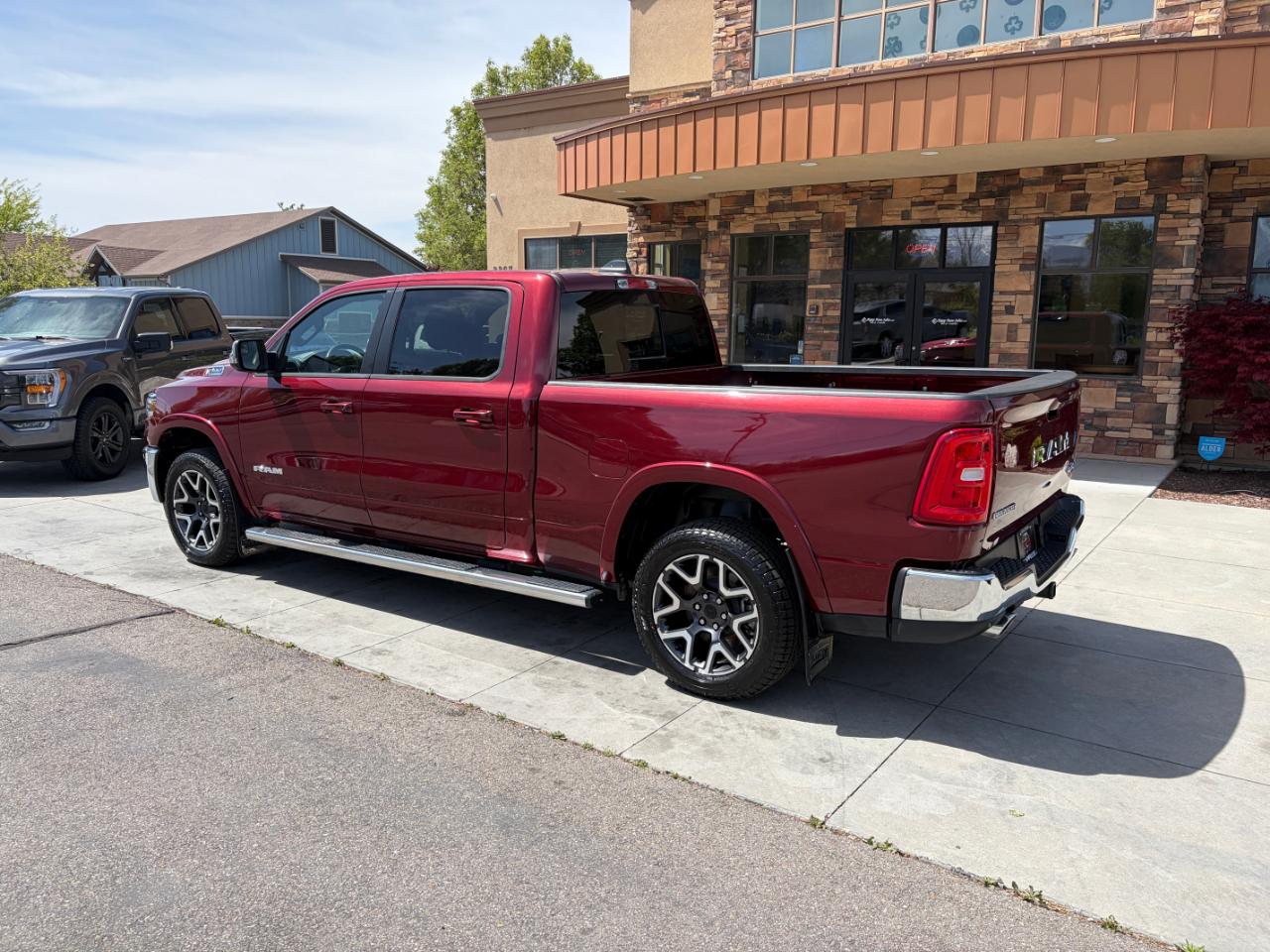 RAM 1500 Laramie 4x4 Crew Cab 6'4" Box 2025