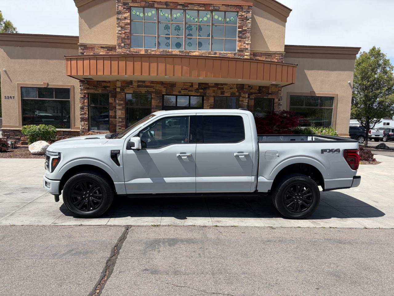 Ford F-150 Platinum 4WD SuperCrew 5.5' Box 2024