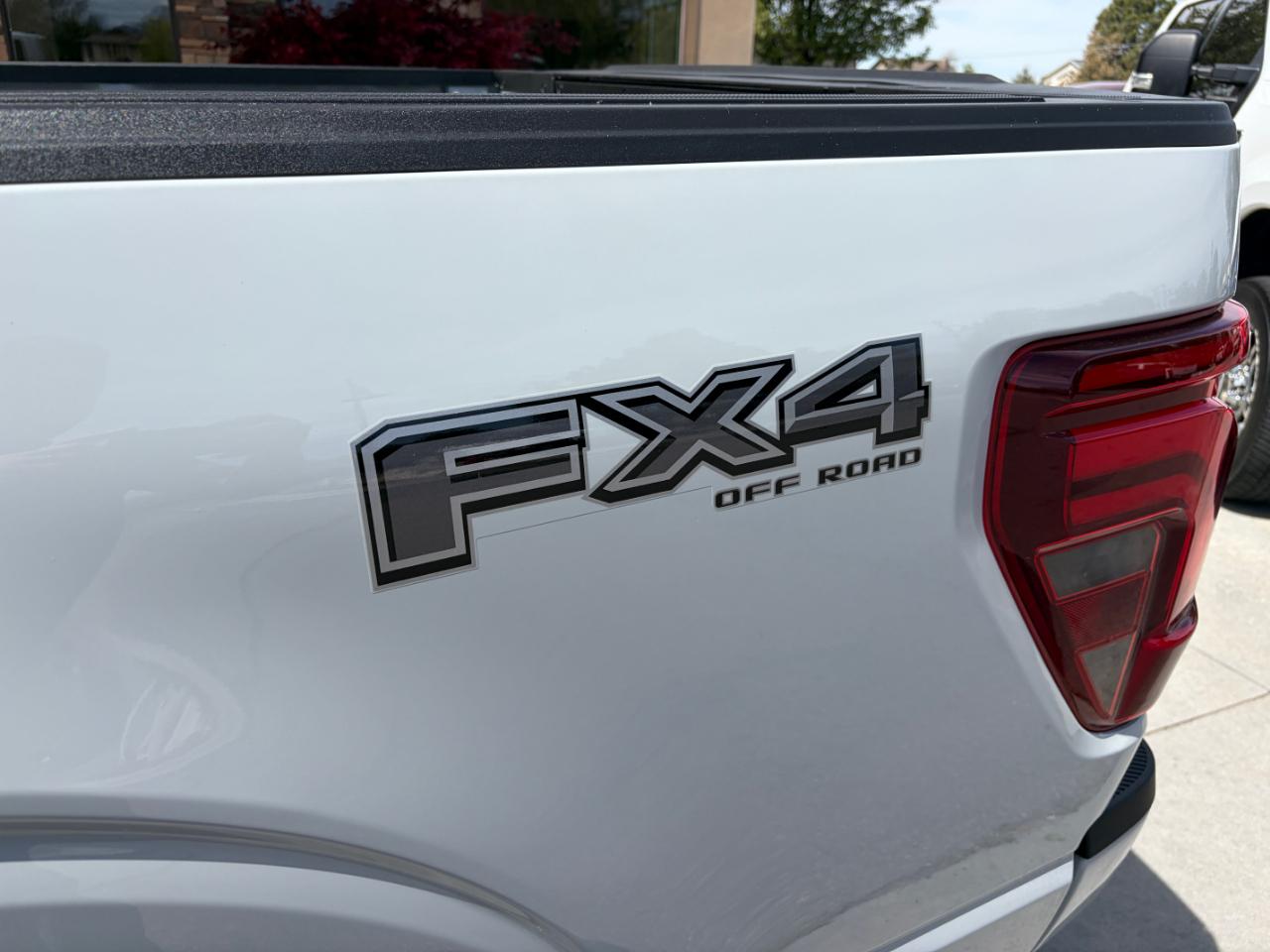 Ford F-150 Platinum 4WD SuperCrew 5.5' Box 2024