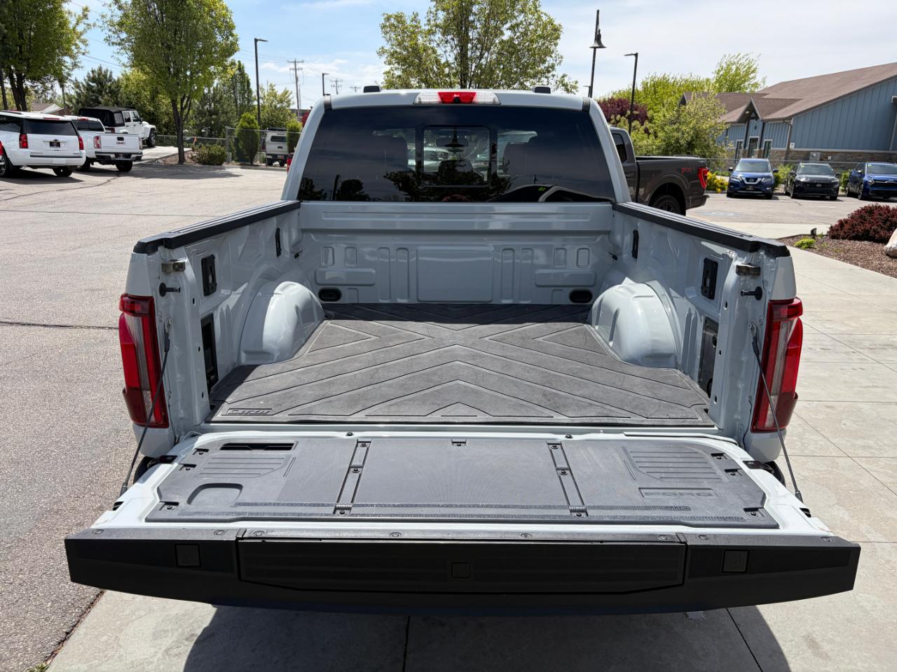Ford F-150 Platinum 4WD SuperCrew 5.5' Box 2024
