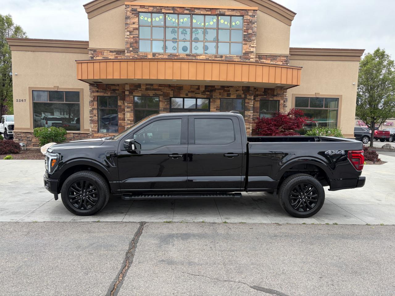 Ford F-150 Lariat 4WD SuperCrew 6.5' Box 2025