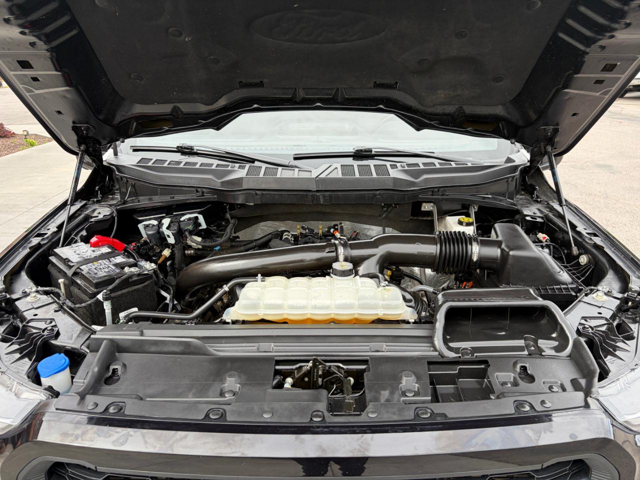 Ford F-150 Lariat 4WD SuperCrew 6.5' Box 2025