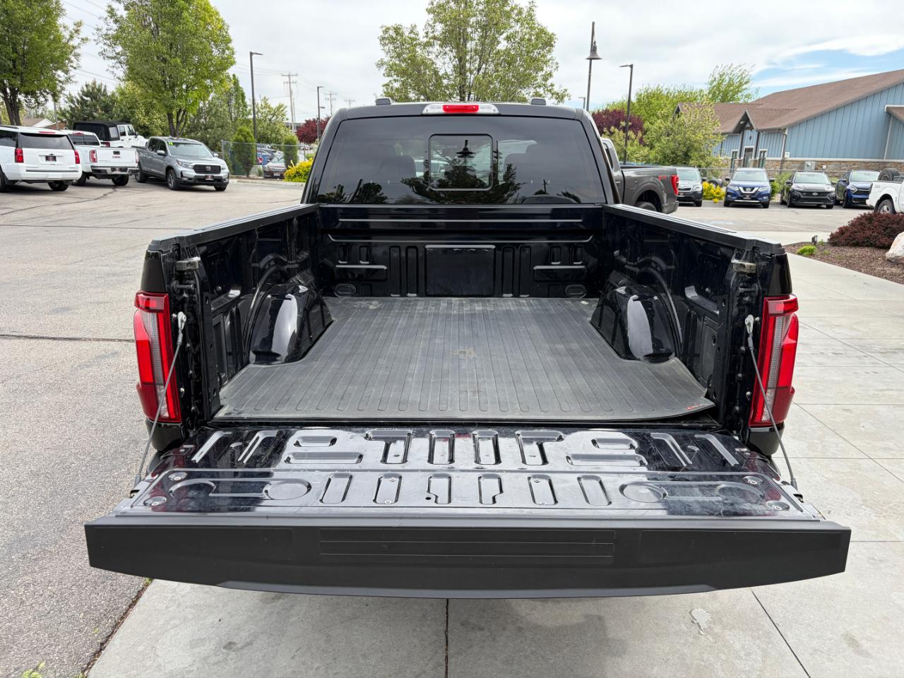 Ford F-150 Lariat 4WD SuperCrew 6.5' Box 2025