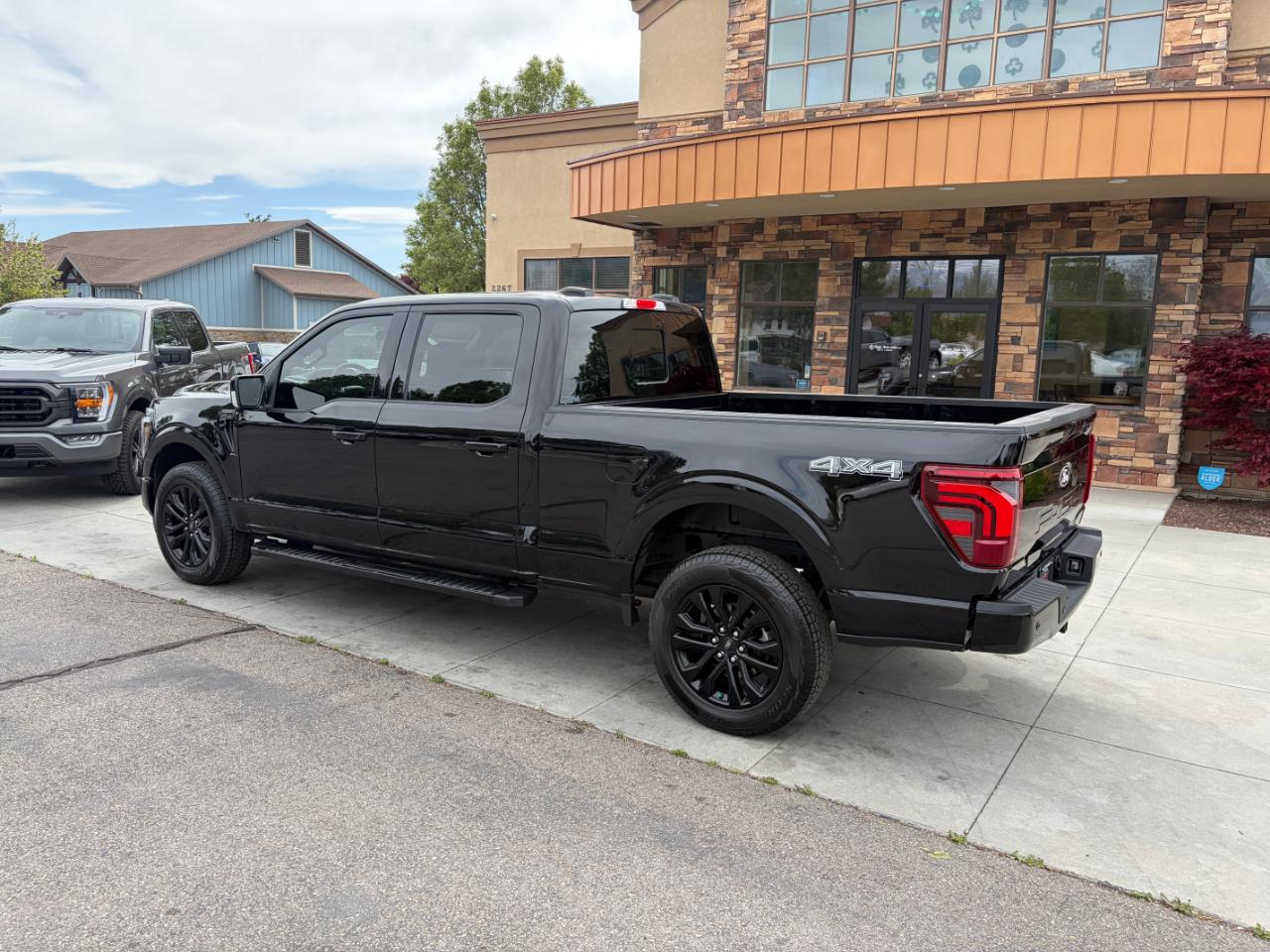 Ford F-150 Lariat 4WD SuperCrew 6.5' Box 2025