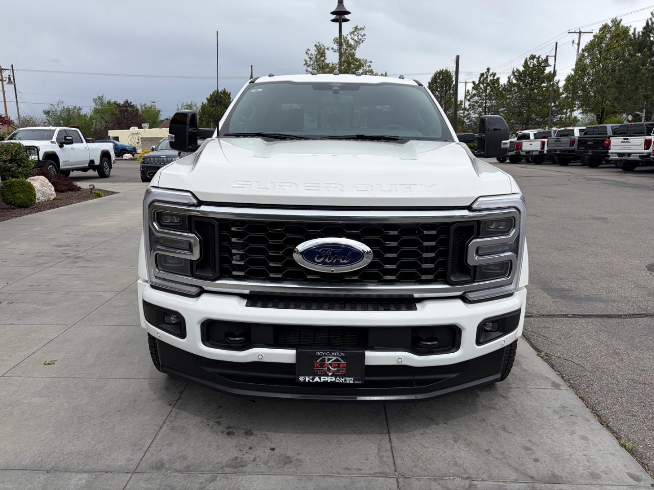 Ford Super Duty F-450 DRW Platinum 4WD Crew Cab 8' Box 2025