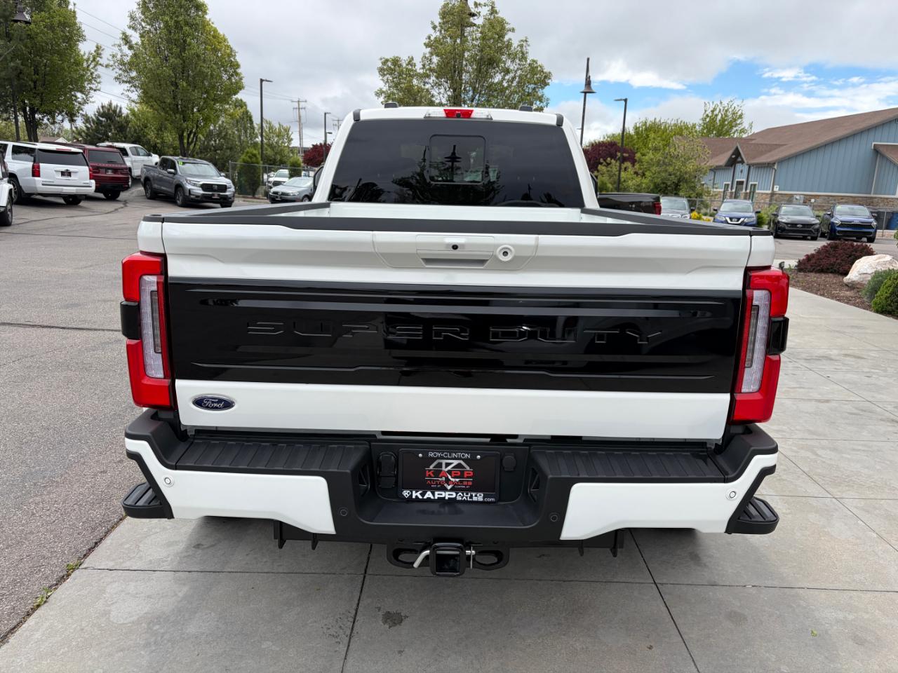 Ford Super Duty F-450 DRW Platinum 4WD Crew Cab 8' Box 2025