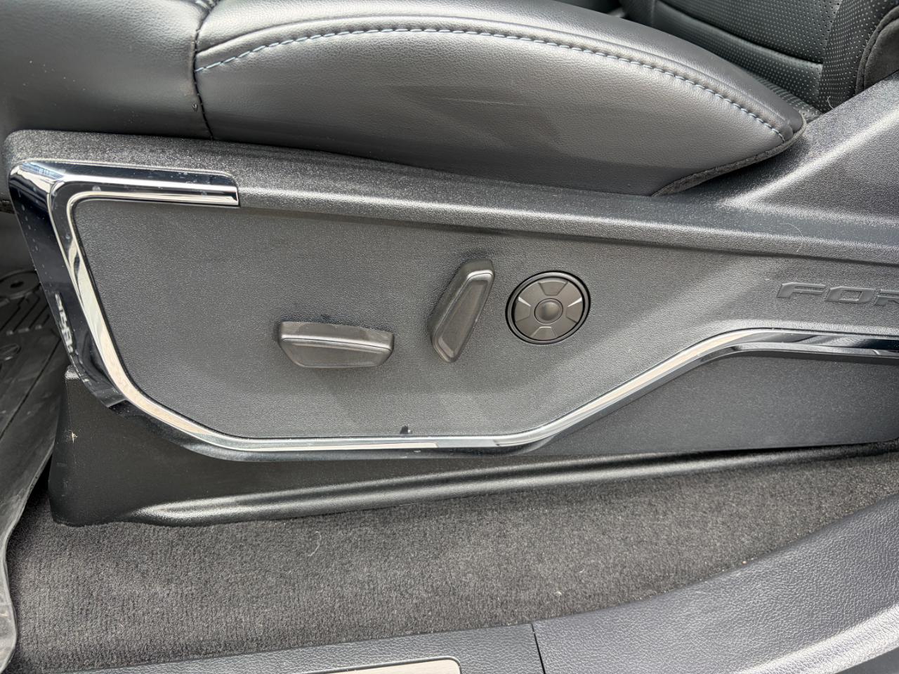 Ford Super Duty F-450 DRW Platinum 4WD Crew Cab 8' Box 2025