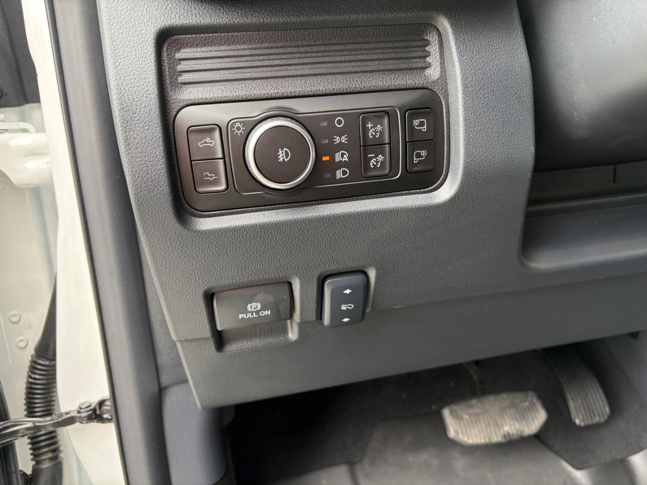 Ford Super Duty F-450 DRW Platinum 4WD Crew Cab 8' Box 2025