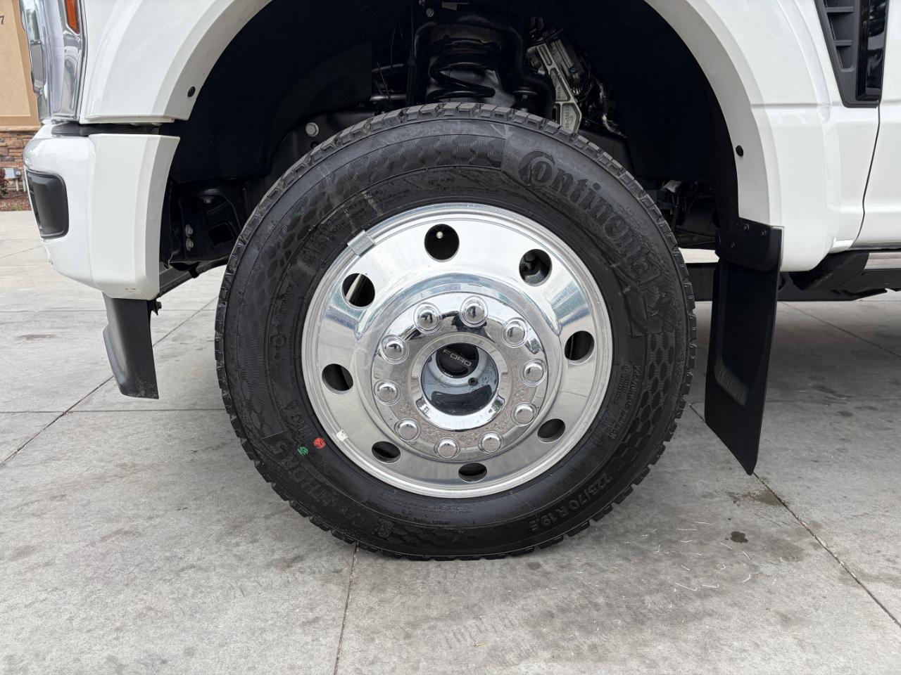 Ford Super Duty F-450 DRW Platinum 4WD Crew Cab 8' Box 2025