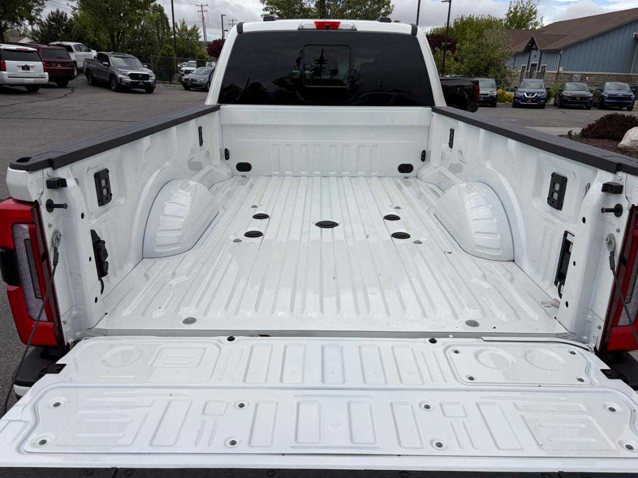 Ford Super Duty F-450 DRW Platinum 4WD Crew Cab 8' Box 2025