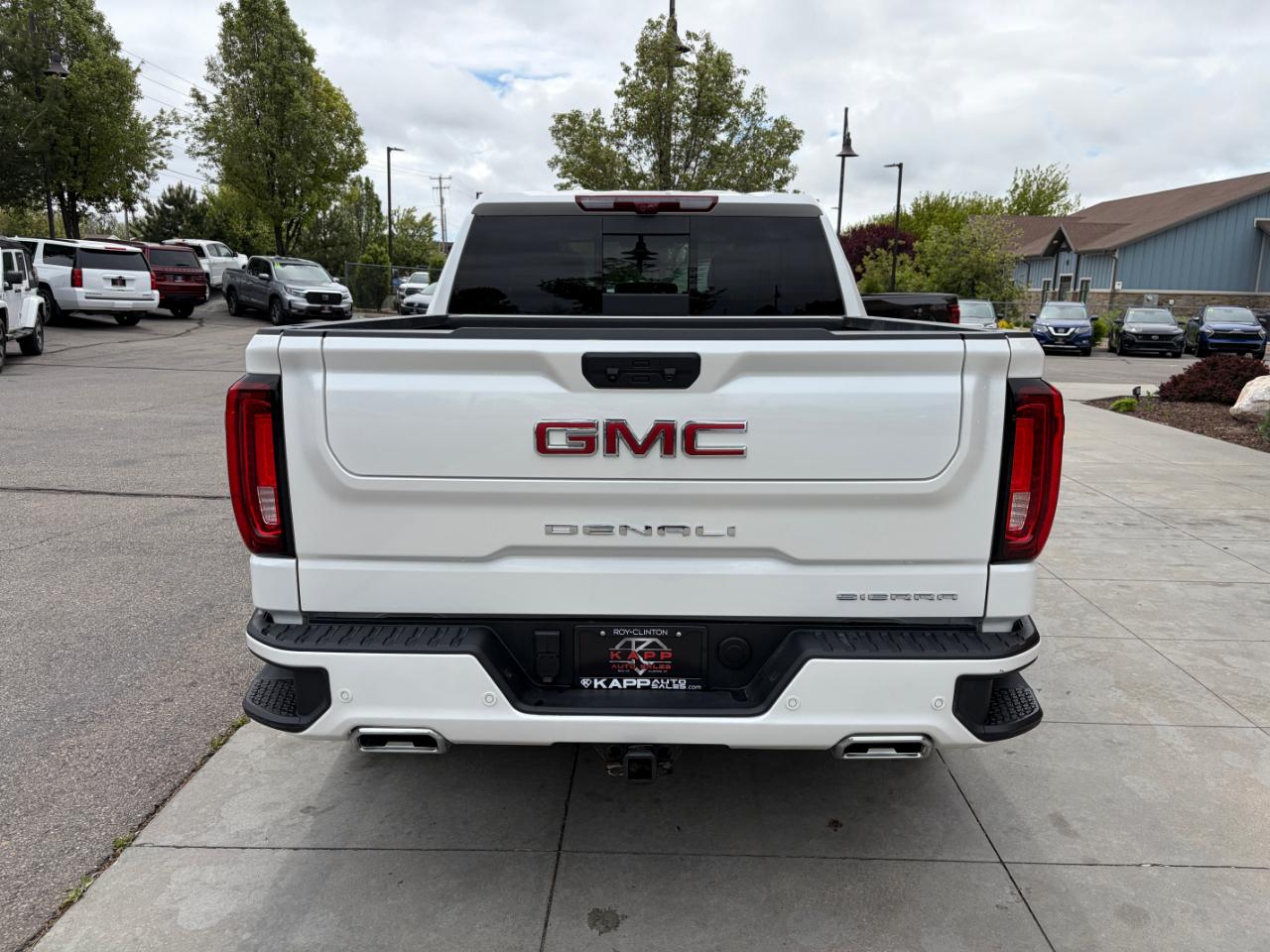GMC Sierra 1500 4WD Crew Cab 147" Denali 2025