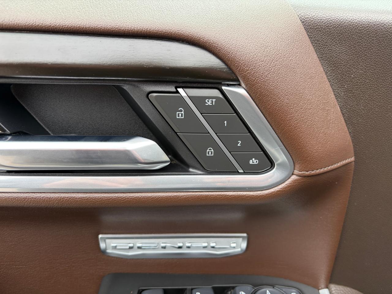 GMC Sierra 1500 4WD Crew Cab 147" Denali 2025