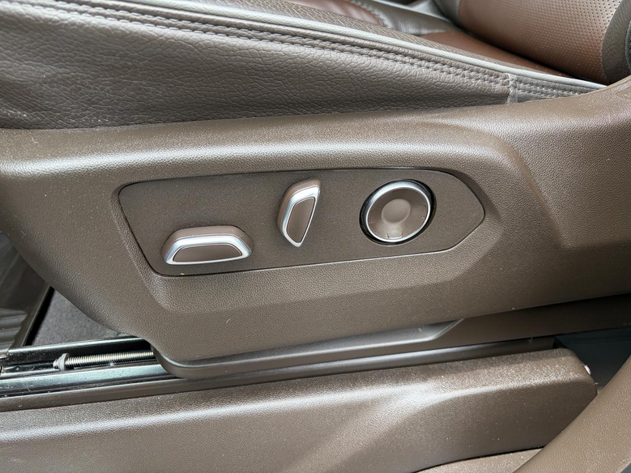 GMC Sierra 1500 4WD Crew Cab 147" Denali 2025