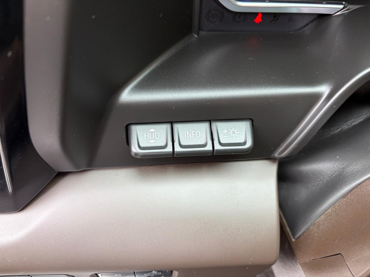 GMC Sierra 1500 4WD Crew Cab 147" Denali 2025