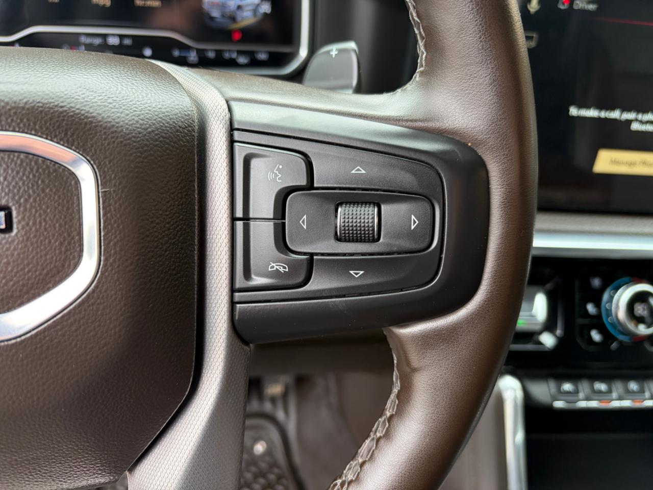 GMC Sierra 1500 4WD Crew Cab 147" Denali 2025