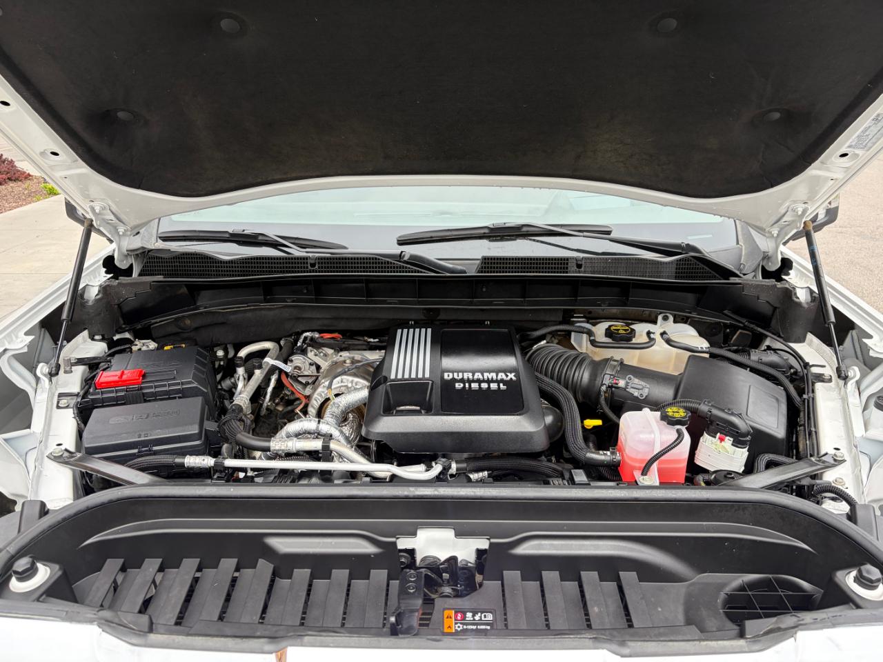 GMC Sierra 1500 4WD Crew Cab 147" Denali 2025