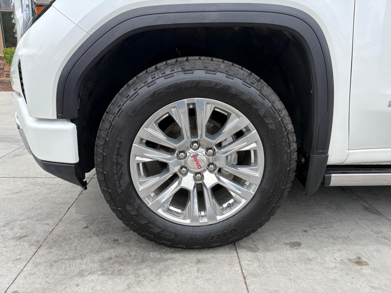 GMC Sierra 1500 4WD Crew Cab 147" Denali 2025