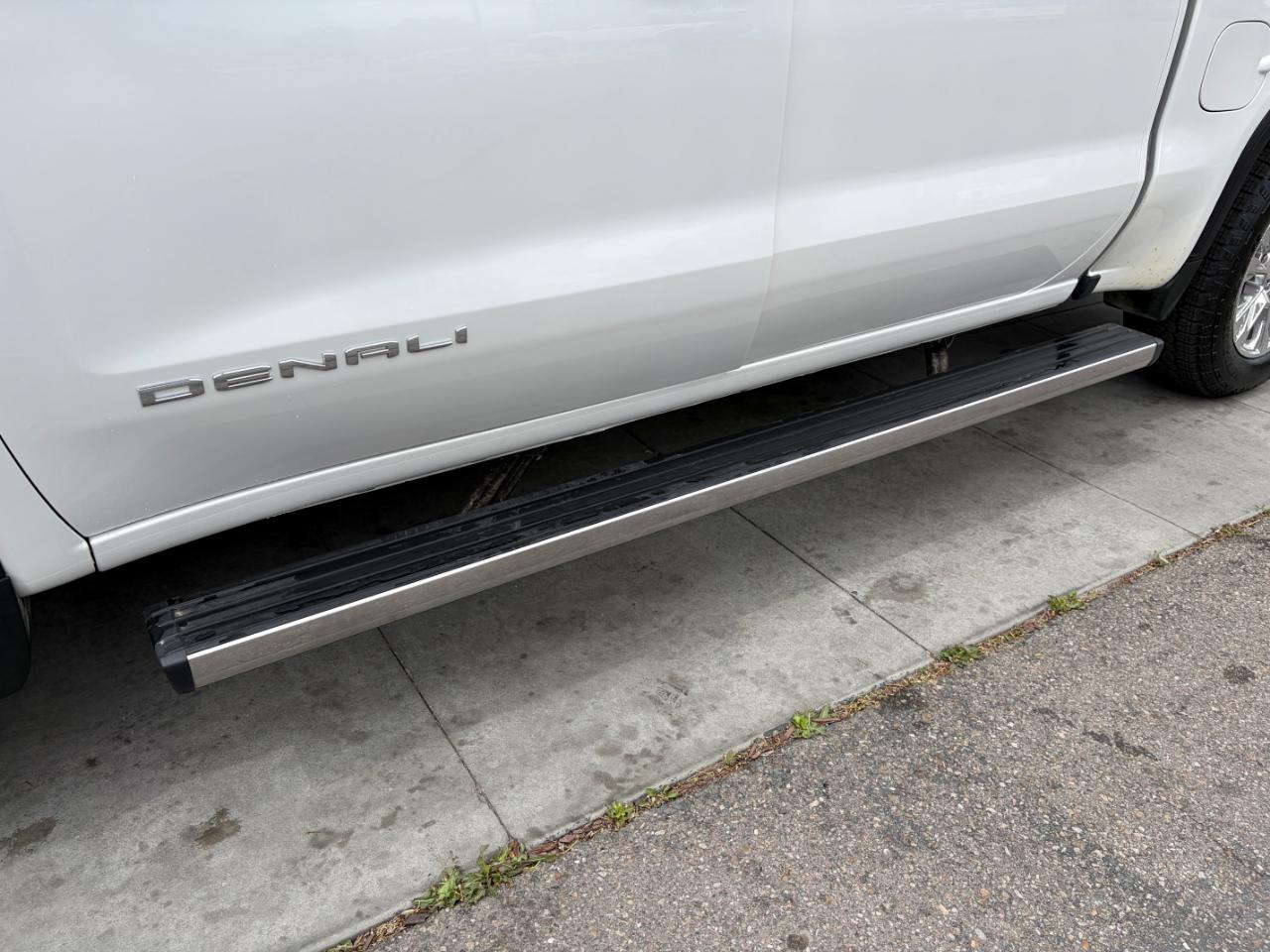 GMC Sierra 1500 4WD Crew Cab 147" Denali 2025