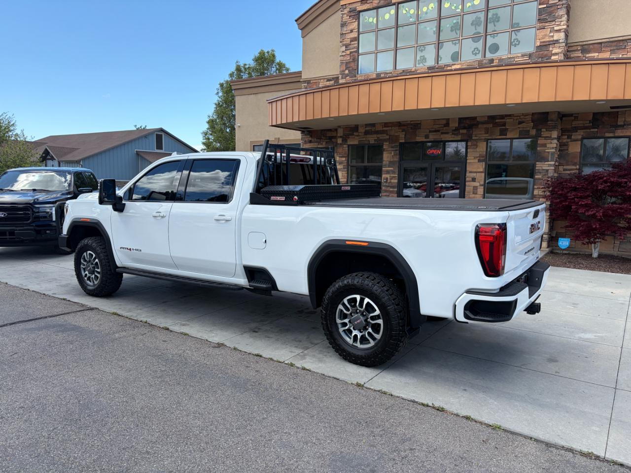 GMC Sierra 2500HD 4WD Crew Cab 172" AT4 2022