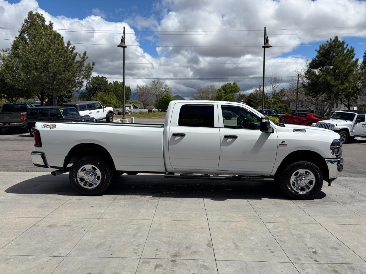 RAM 2500 Tradesman 4x4 Crew Cab 8' Box 2025