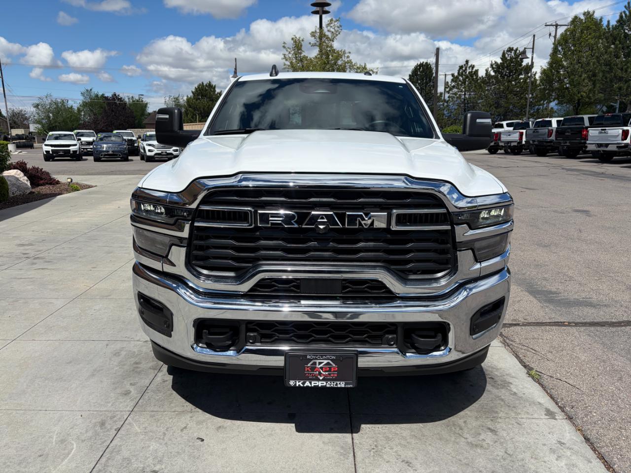 RAM 2500 Tradesman 4x4 Crew Cab 8' Box 2025