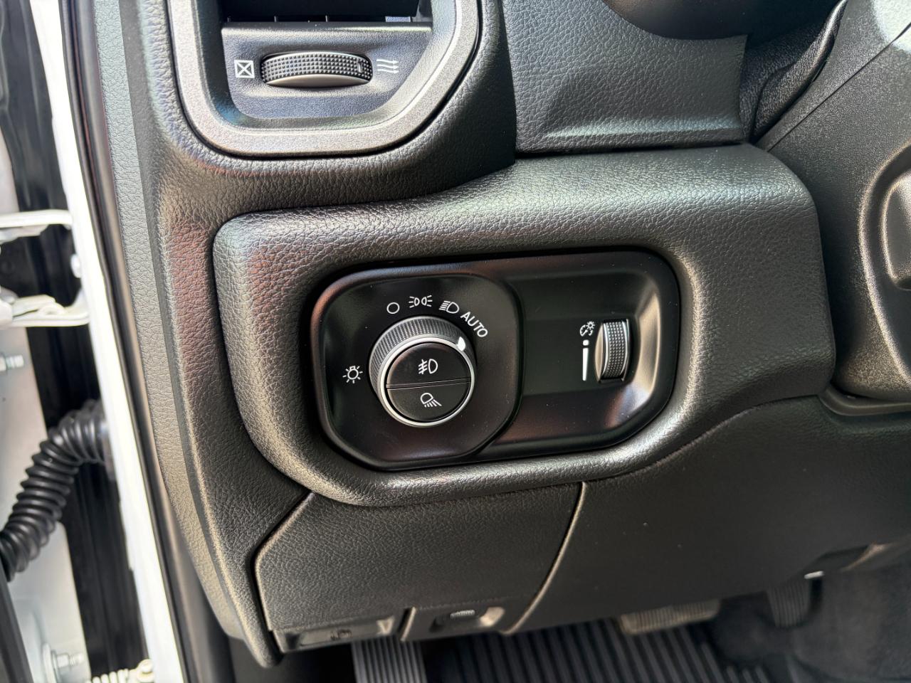 RAM 2500 Tradesman 4x4 Crew Cab 8' Box 2025