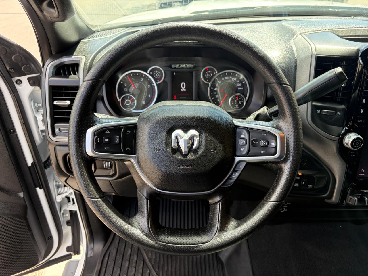 RAM 2500 Tradesman 4x4 Crew Cab 8' Box 2025