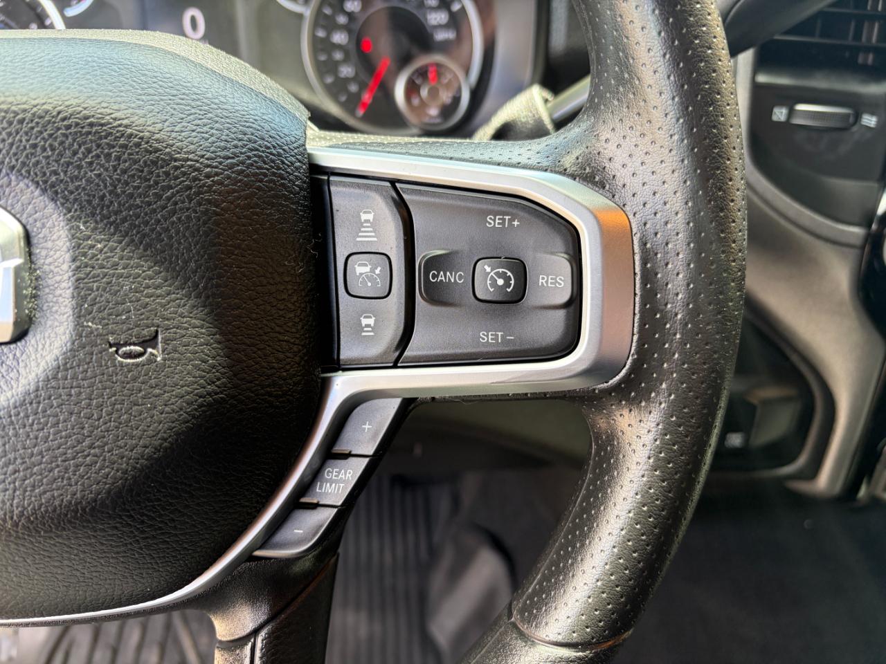 RAM 2500 Tradesman 4x4 Crew Cab 8' Box 2025