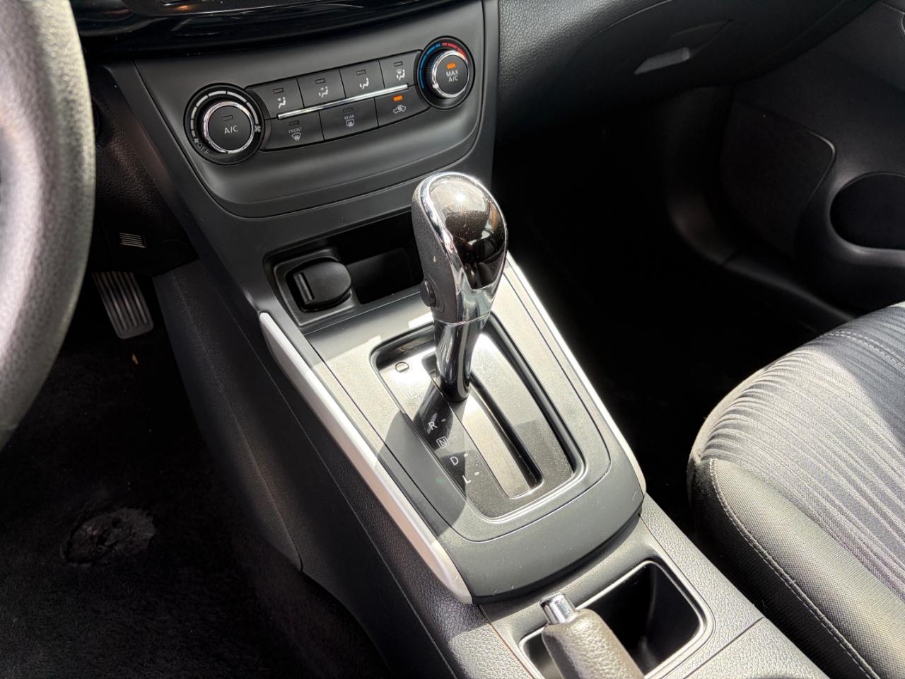 Nissan Sentra SV CVT 2017