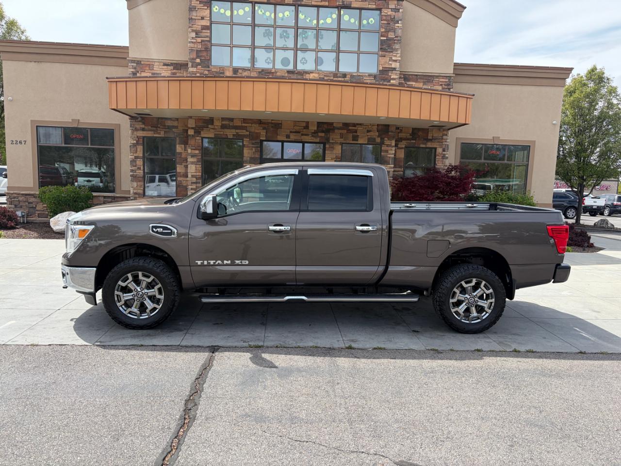 Nissan Titan XD 4x4 Gas Crew Cab SL 2018
