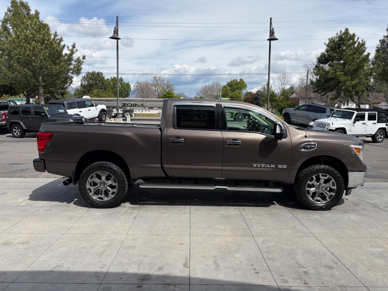 Nissan Titan XD 4x4 Gas Crew Cab SL 2018