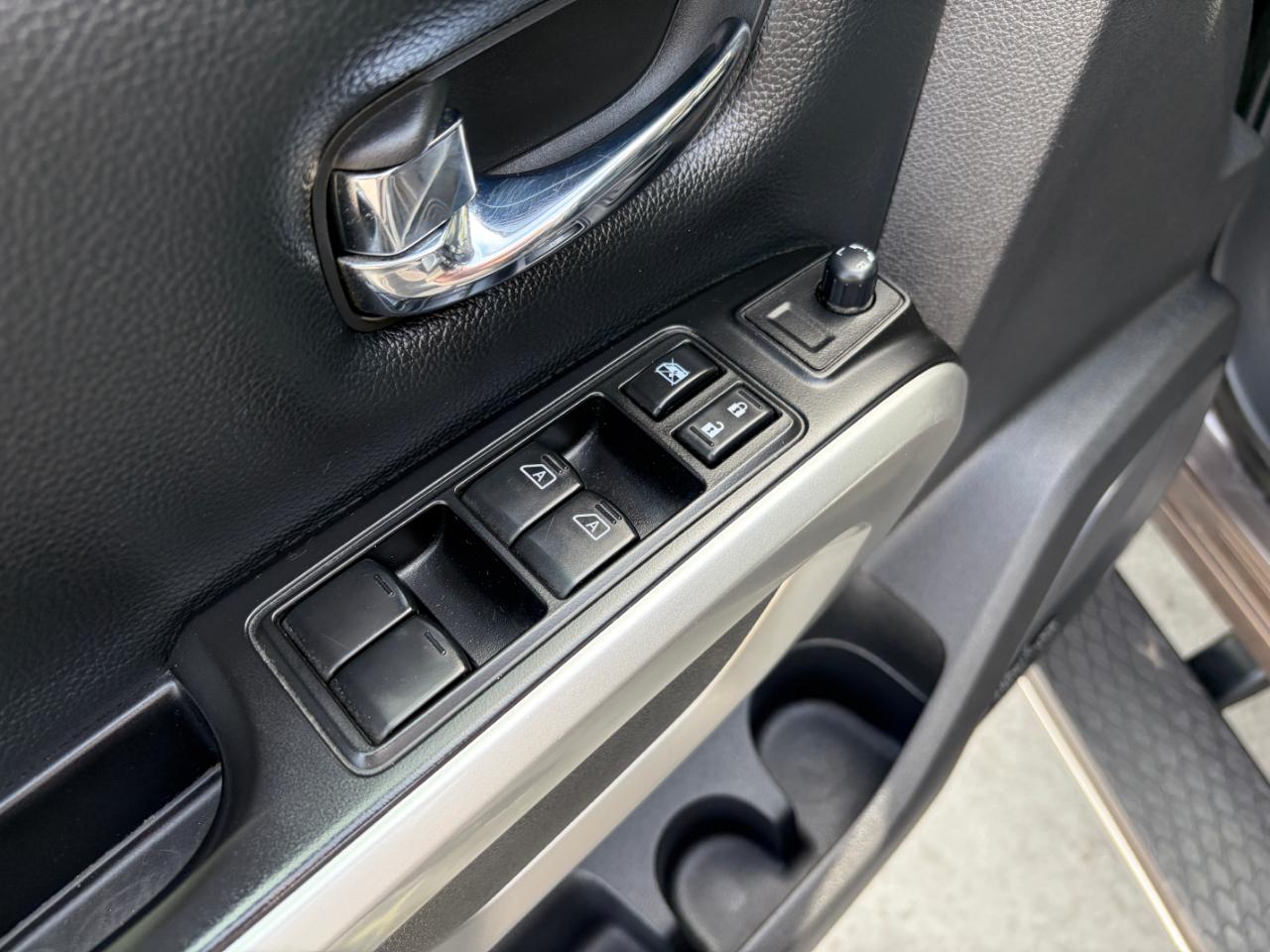 Nissan Titan XD 4x4 Gas Crew Cab SL 2018