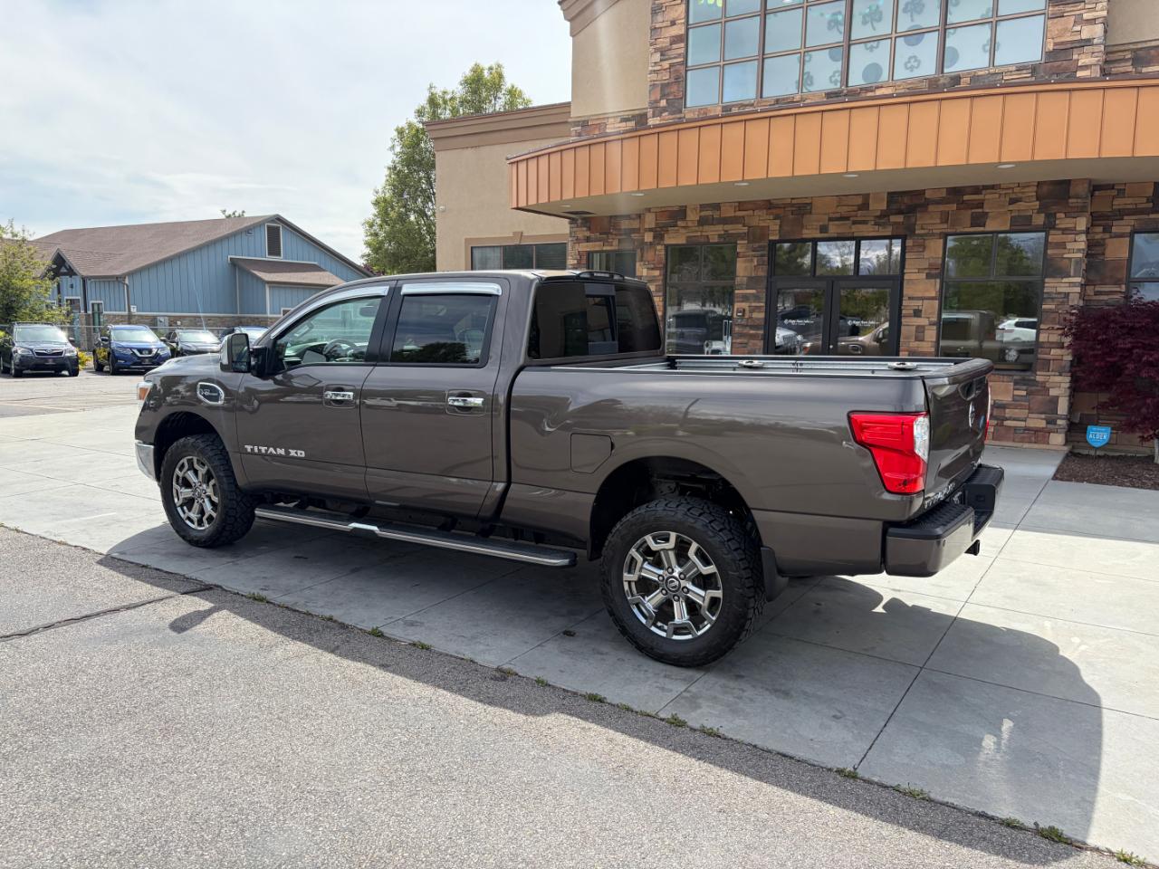 Nissan Titan XD 4x4 Gas Crew Cab SL 2018
