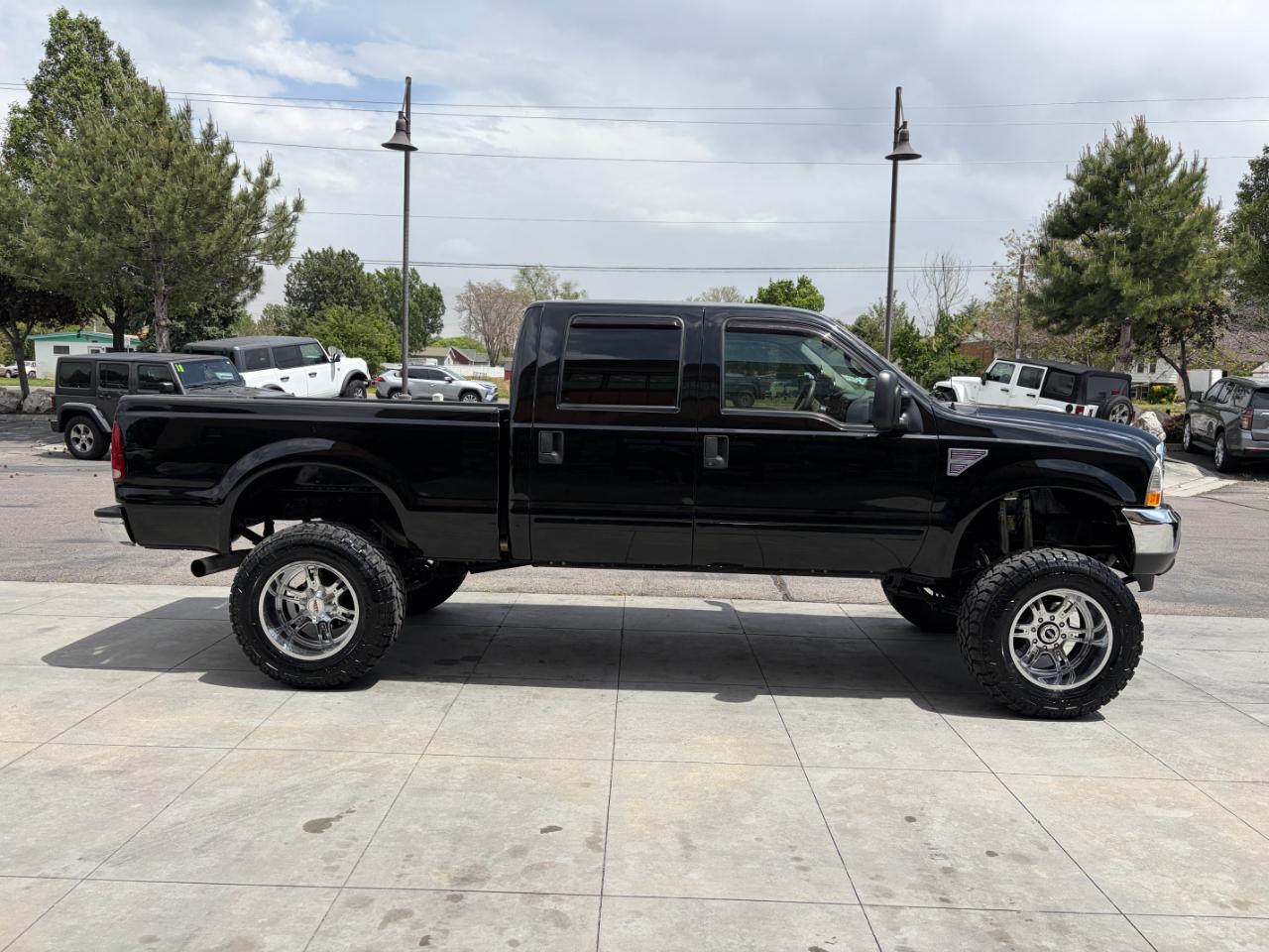 Ford Super Duty F-250 Crew Cab 156" Lariat 4WD 2002