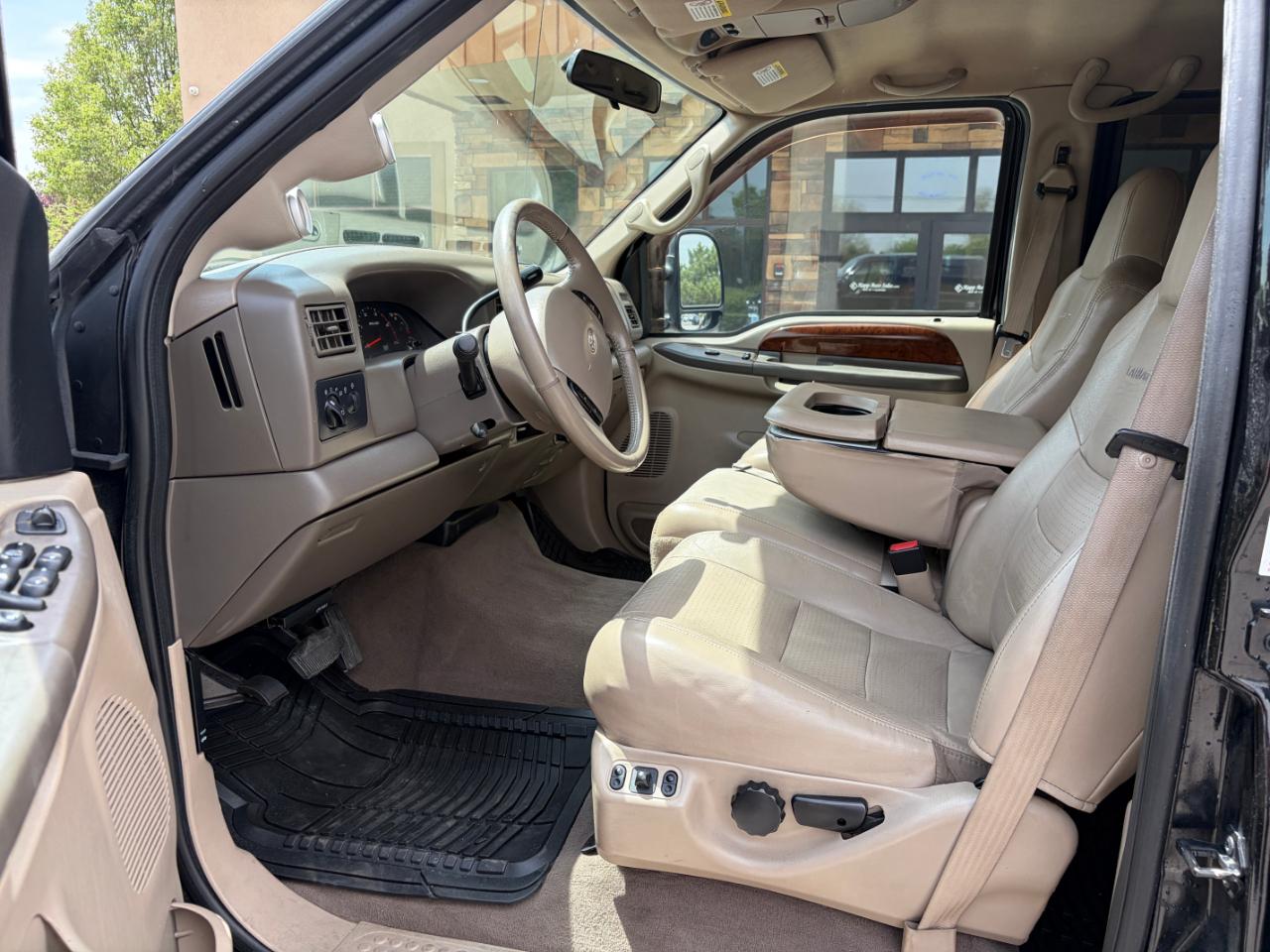 Ford Super Duty F-250 Crew Cab 156" Lariat 4WD 2002