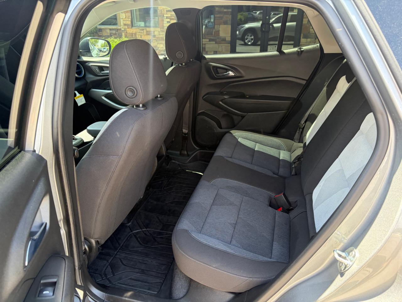 Chevrolet Trax FWD 4dr LS 2024
