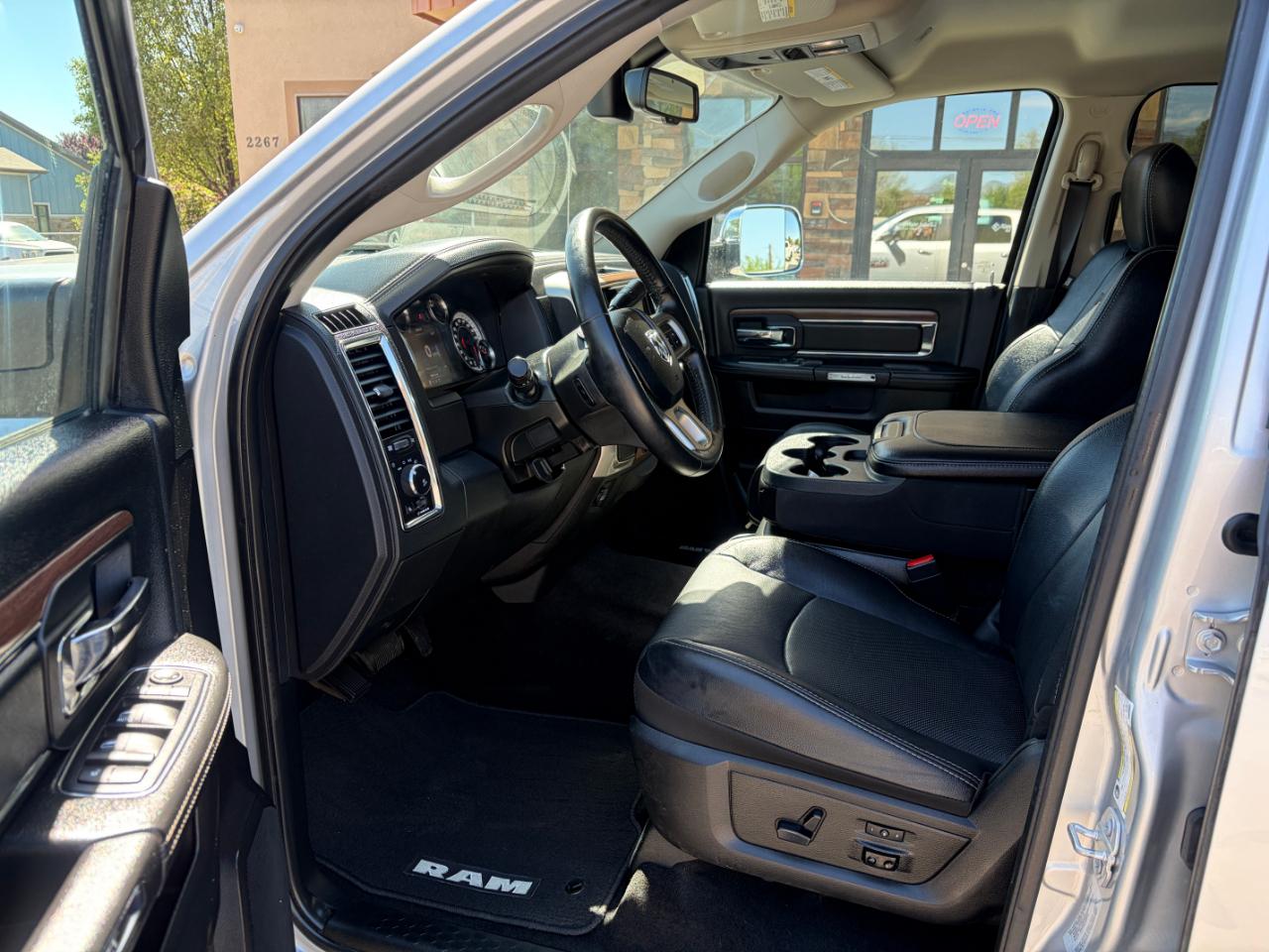 RAM 2500 Laramie 4x4 Crew Cab 6'4" Box 2017