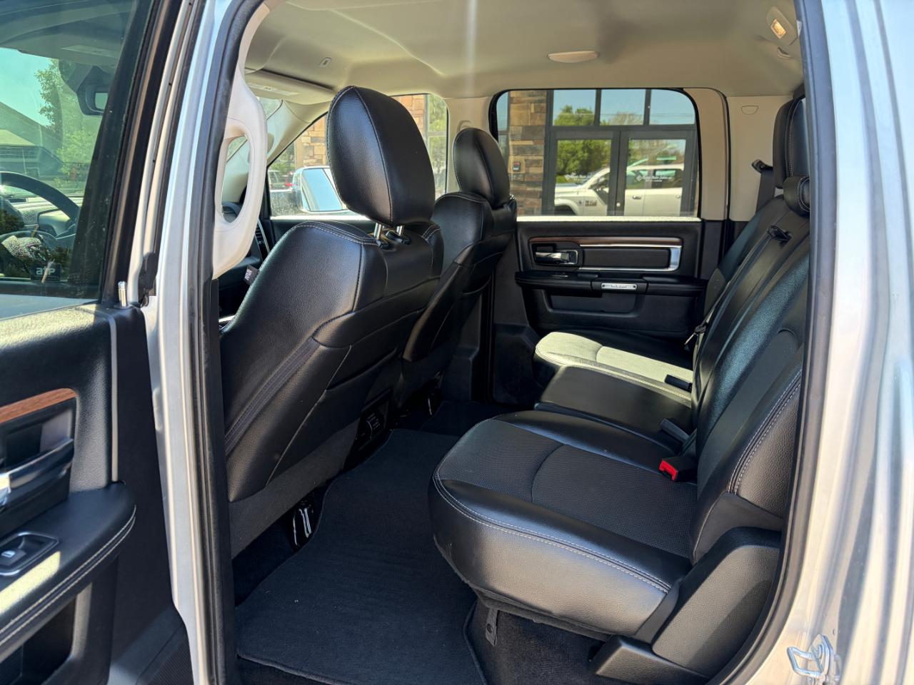 RAM 2500 Laramie 4x4 Crew Cab 6'4" Box 2017