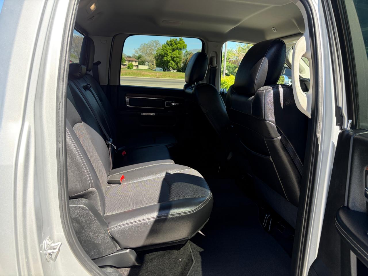 RAM 2500 Laramie 4x4 Crew Cab 6'4" Box 2017
