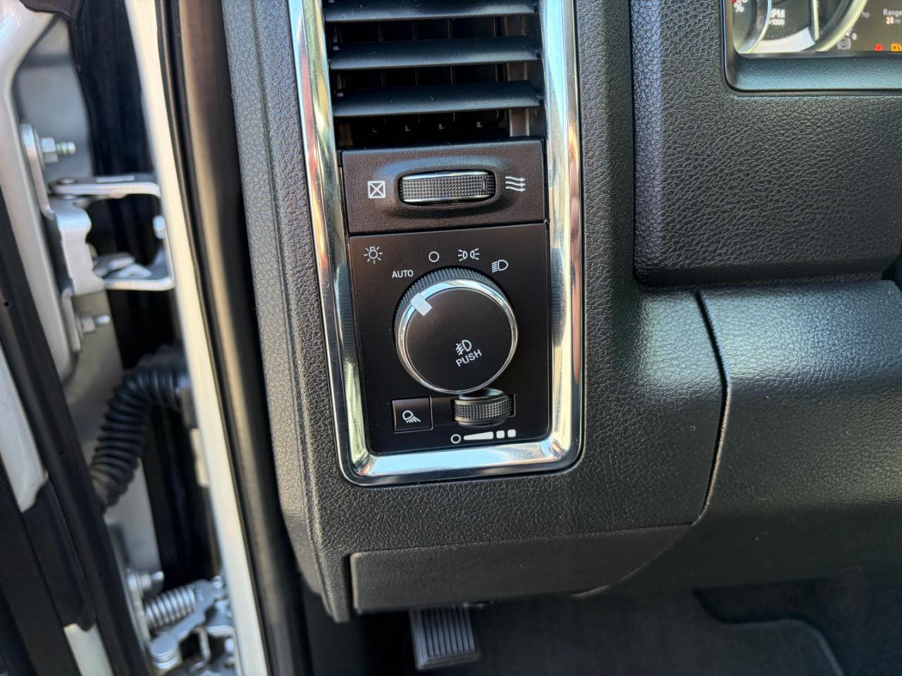 RAM 2500 Laramie 4x4 Crew Cab 6'4" Box 2017