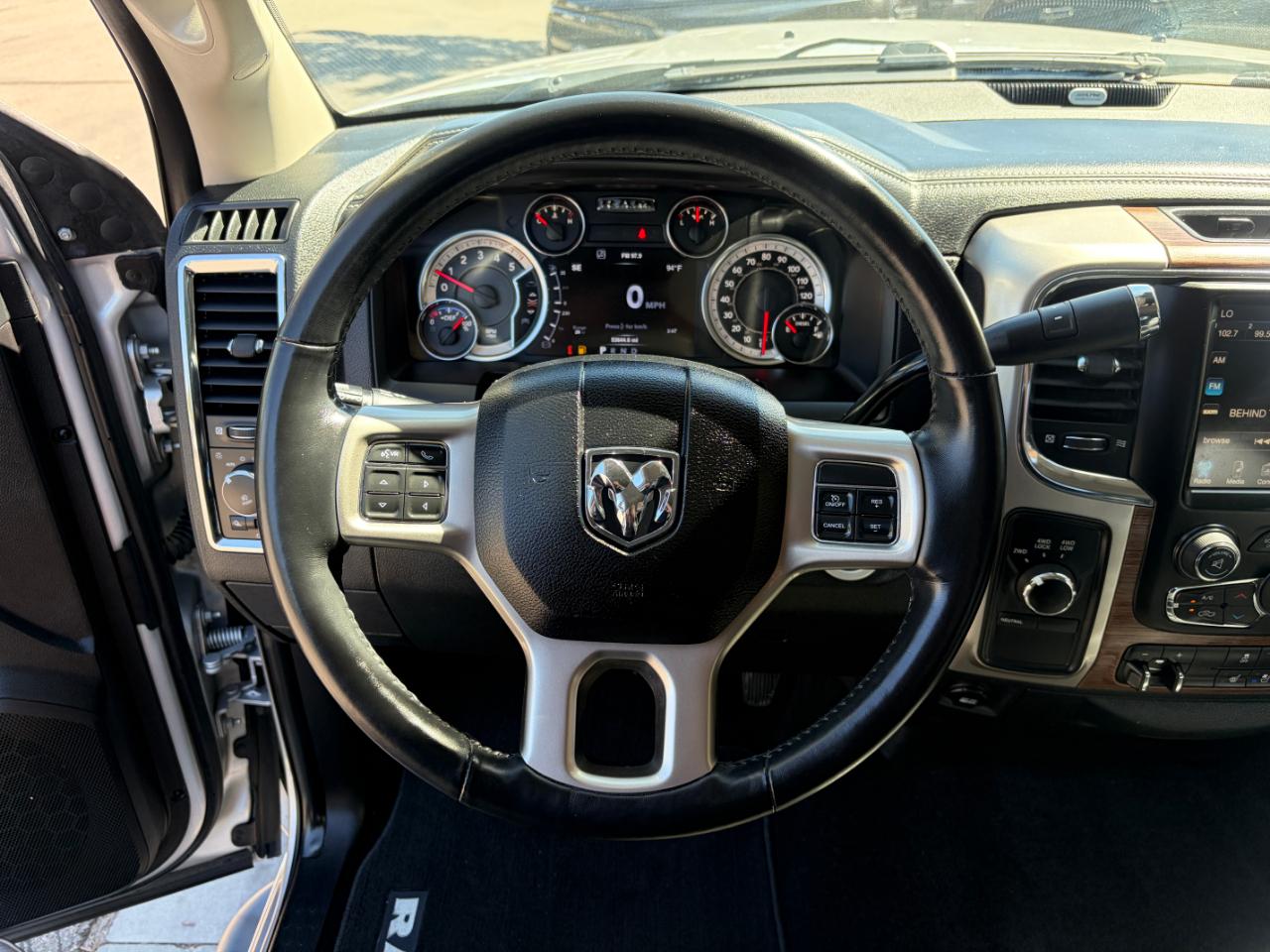 RAM 2500 Laramie 4x4 Crew Cab 6'4" Box 2017