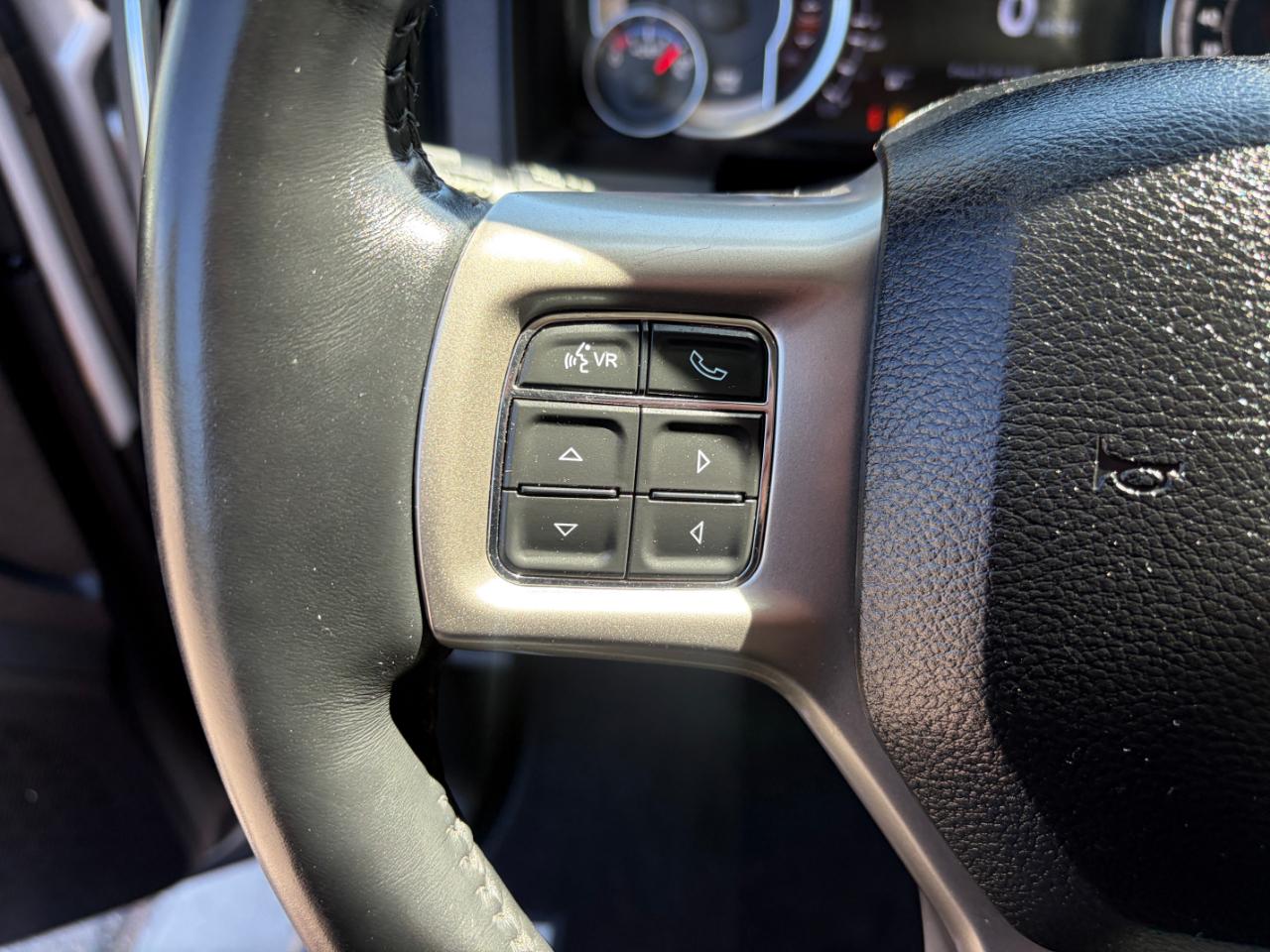 RAM 2500 Laramie 4x4 Crew Cab 6'4" Box 2017