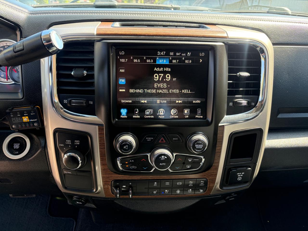 RAM 2500 Laramie 4x4 Crew Cab 6'4" Box 2017