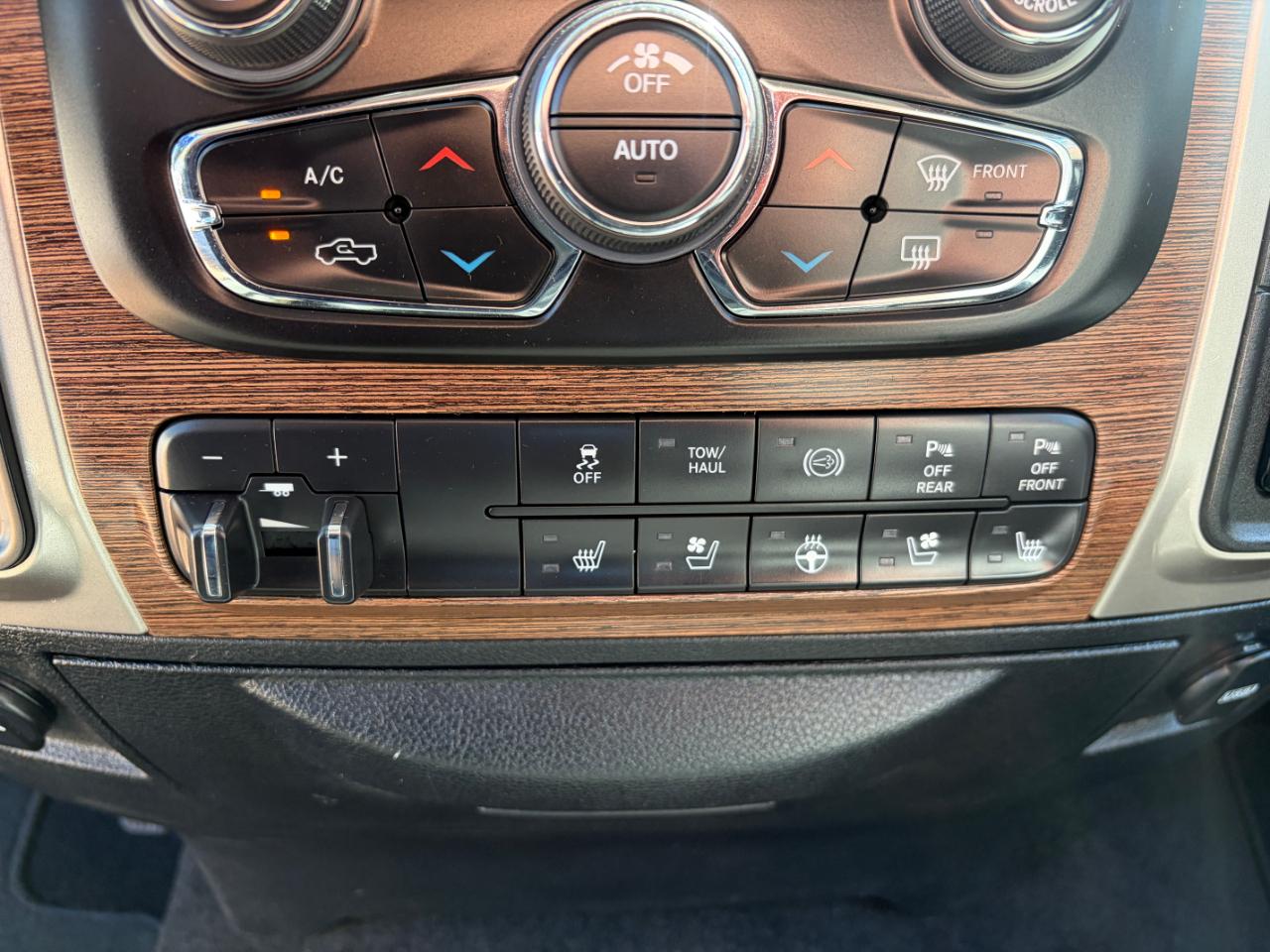 RAM 2500 Laramie 4x4 Crew Cab 6'4" Box 2017
